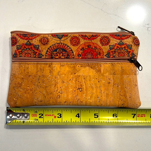 Small whimsical bag made of Cortça (Cork) from Portugal. - Picture 4 of 5